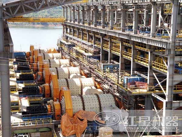 水泥磨機生產現(xiàn)場