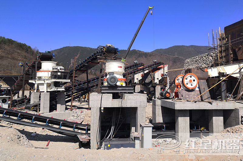 砂石料破碎生產(chǎn)現(xiàn)場(chǎng)圖片 砂石料破碎生產(chǎn)現(xiàn)場(chǎng)圖片