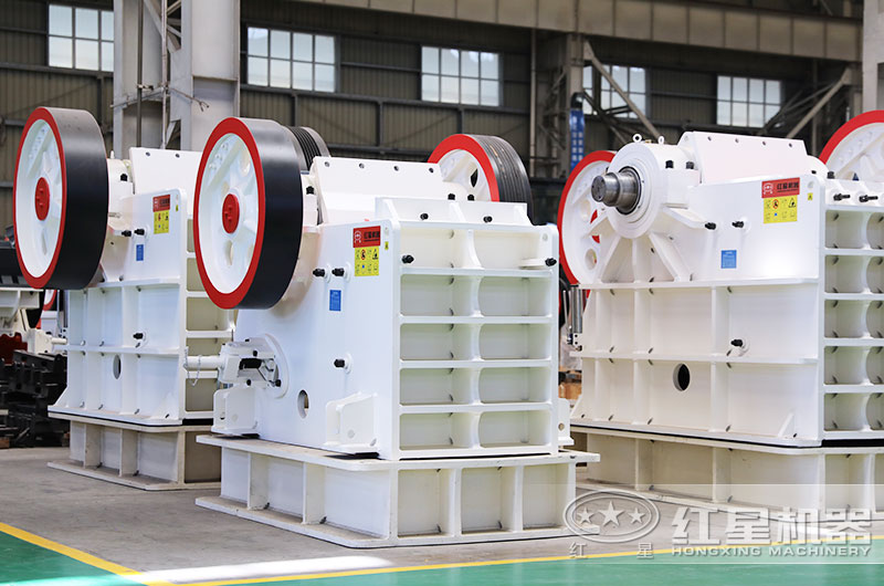 玄武巖顎式破碎機(jī)圖片 玄武巖顎式破碎機(jī)圖片