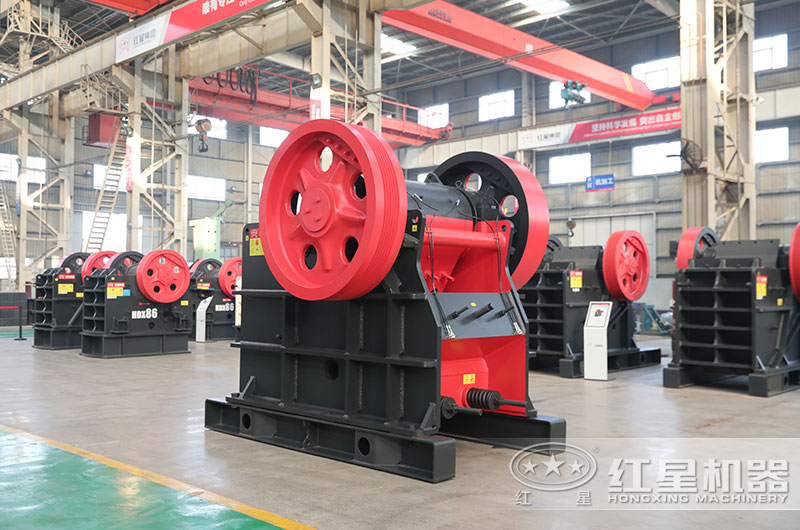 150x750細(xì)顎破碎機圖片 150x750細(xì)顎破碎機圖片