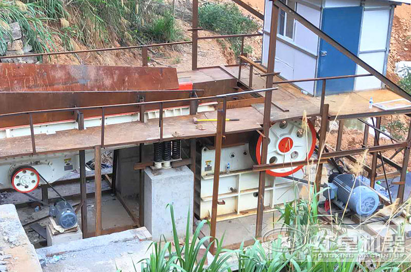 顎式破碎機(jī)作業(yè)現(xiàn)場圖片 顎式破碎機(jī)作業(yè)現(xiàn)場圖片