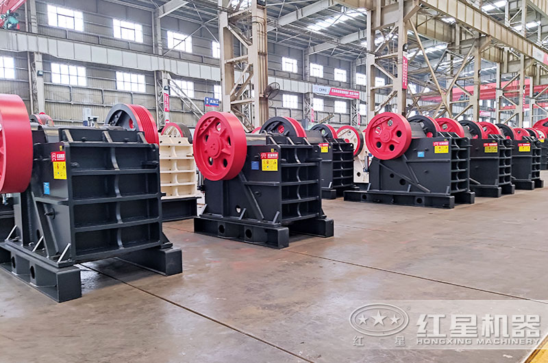 顎式破碎機(jī)圖片 顎式破碎機(jī)圖片