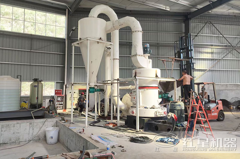 礦渣立磨工作現(xiàn)場實拍圖 礦渣立磨工作現(xiàn)場實拍圖