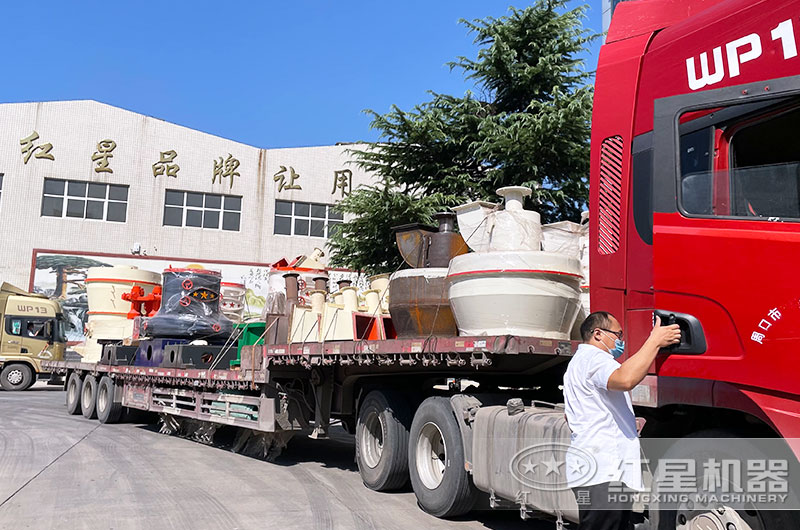 高嶺土磨粉生產線設備發(fā)貨