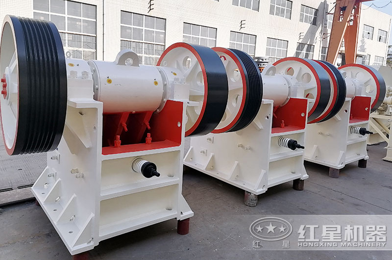 250x750細(xì)顎破碎機(jī)圖片 250x750細(xì)顎破碎機(jī)圖片