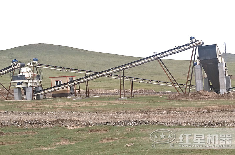 白云石制砂機工作現(xiàn)場 白云石制砂機工作現(xiàn)場