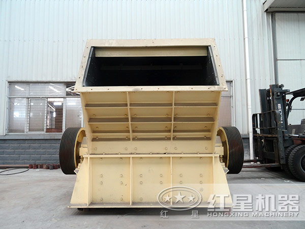 1315反擊式破碎機(jī)時產(chǎn)量可達(dá)多少噸？