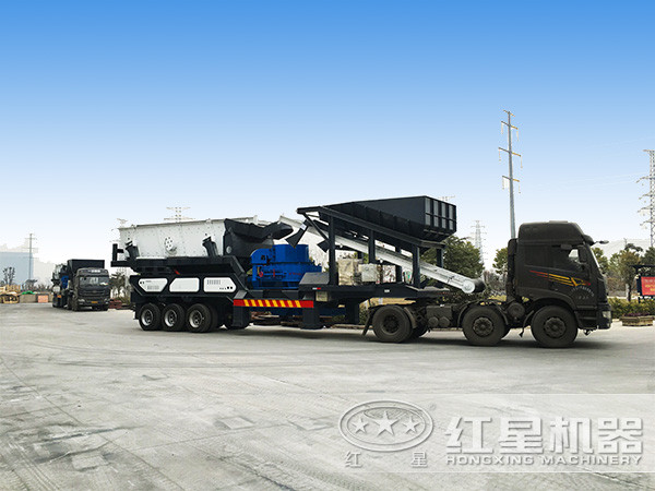 車載式移動制砂機入駐云貴地區(qū)，拉動當?shù)亟?jīng)濟發(fā)展