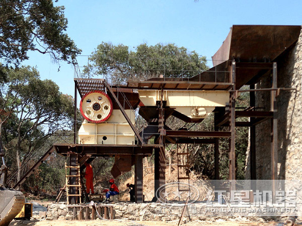 生產(chǎn)線中的粗碎設備