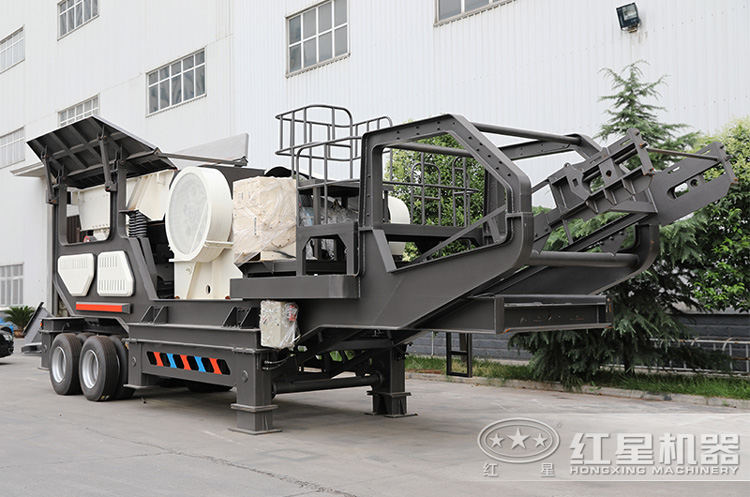 小型移動磕石機(jī)多少錢？日產(chǎn)能達(dá)到百噸以上嗎