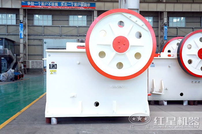 從破碎石頭到洗沙需要用幾套設(shè)備？全套配置下來(lái)多少錢(qián)？