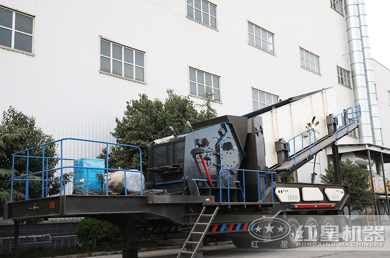 如何快速把石頭打碎，這款移動石頭碎石機(jī)可以幫您實(shí)現(xiàn)