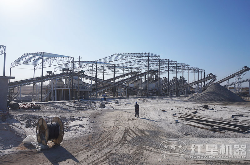 全套環(huán)保型石料生產(chǎn)線設(shè)備都有什么？一套下來(lái)多少錢(qián)?