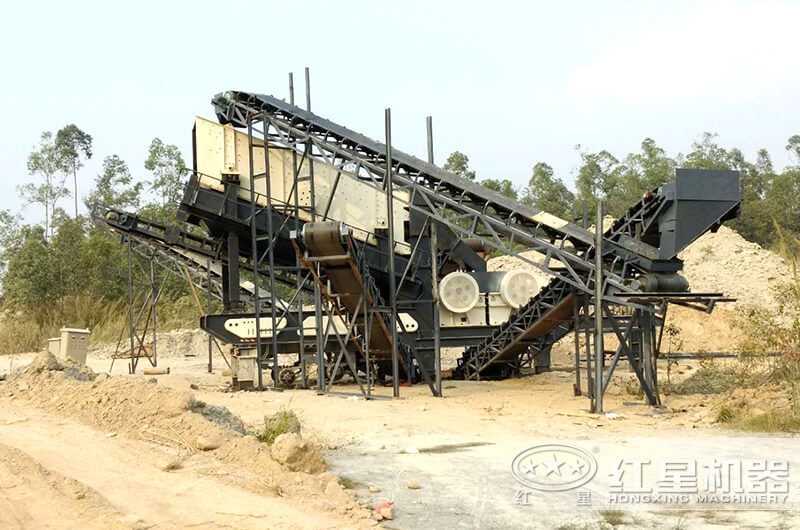 移動石頭生產(chǎn)線設(shè)備安裝現(xiàn)場