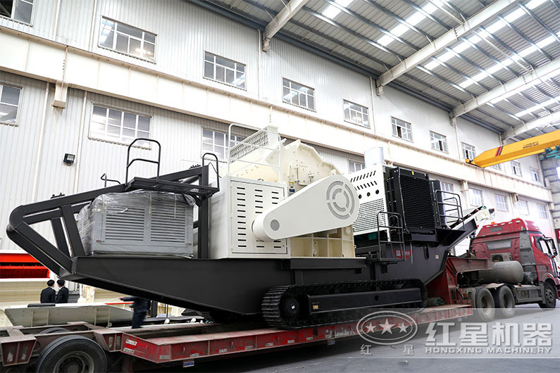 山東又一移動河卵石制砂機裝車發(fā)貨，即將奔赴夜場