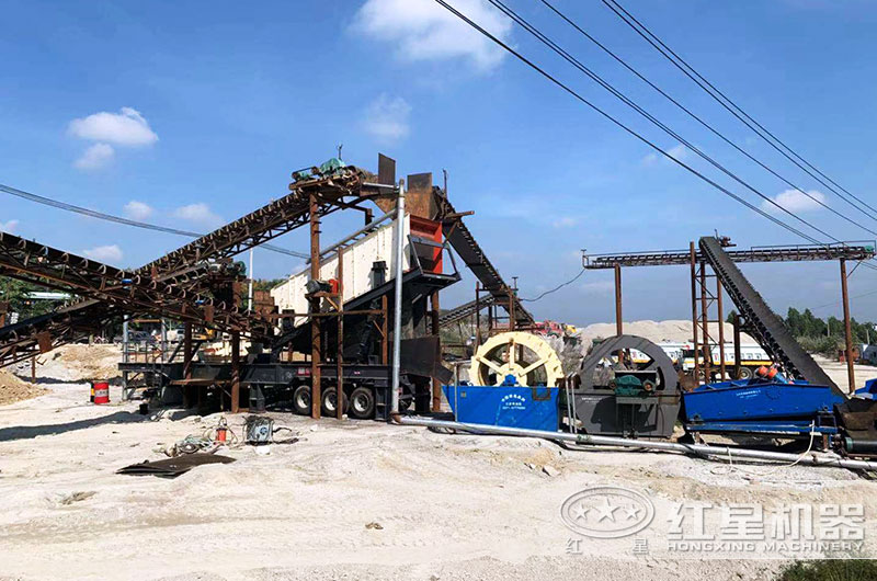 移動(dòng)制砂機(jī)生產(chǎn)現(xiàn)場