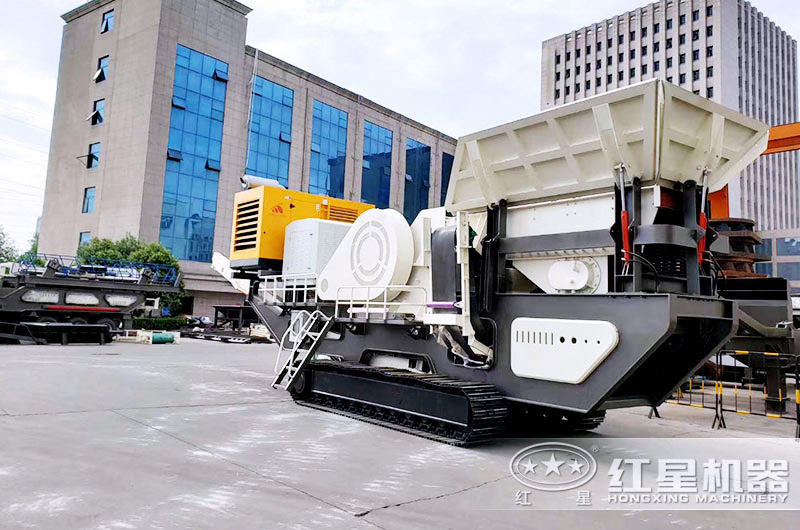 移動(dòng)篩分破碎機(jī)