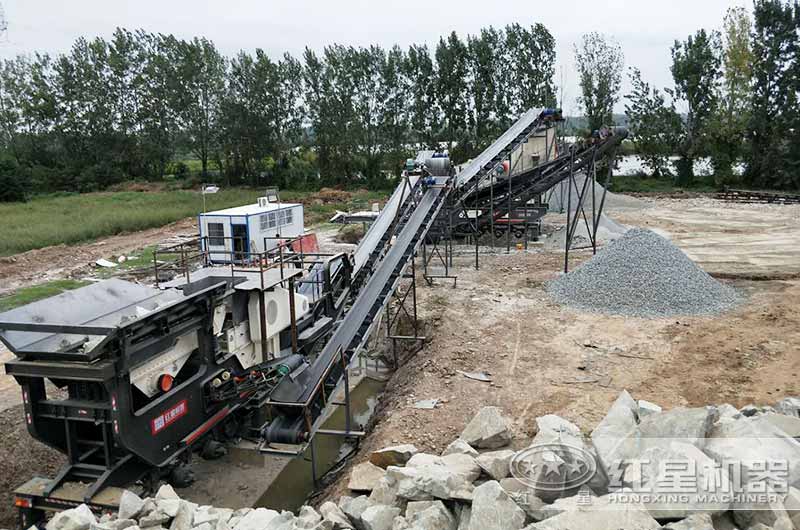 汽車破碎機(jī)作業(yè)現(xiàn)場(chǎng)