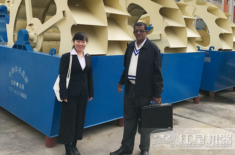 國(guó)際友人來廠考察洗砂機(jī)