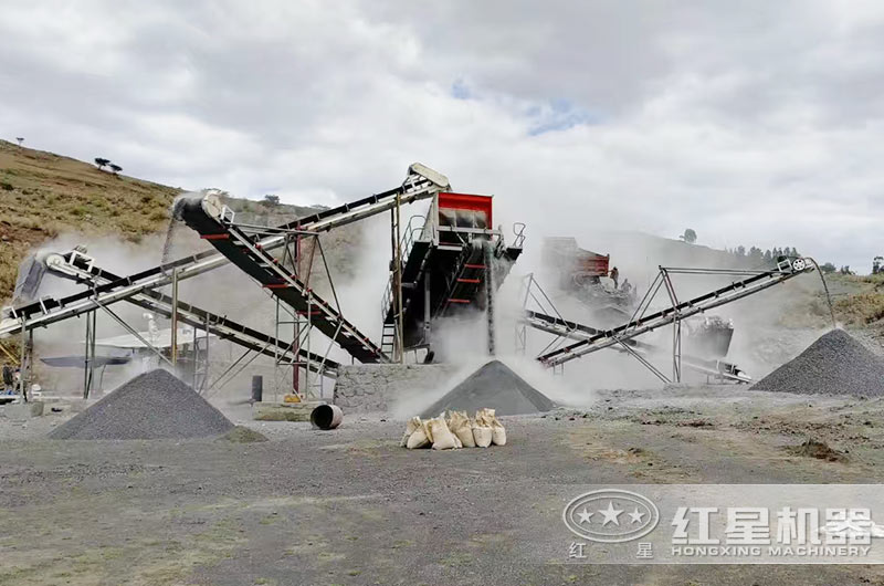 山西大型移動(dòng)破破碎石灰石現(xiàn)場(chǎng)