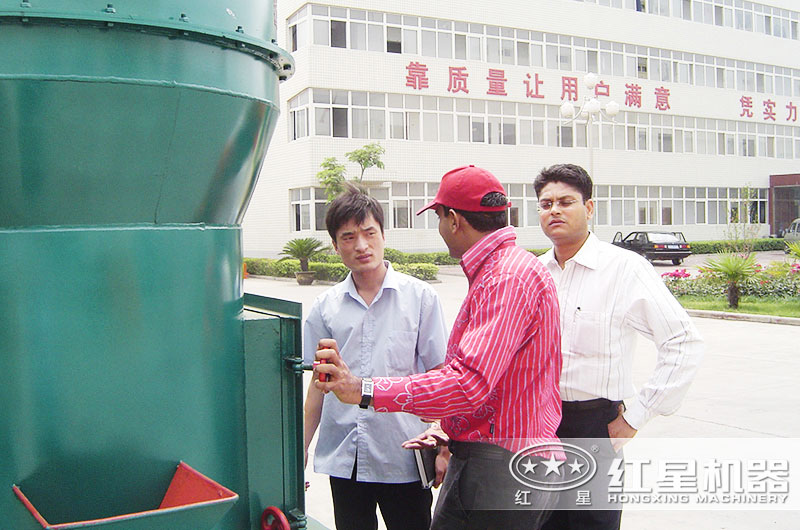 每天10噸的打石粉機(jī)器哪兒有？環(huán)保嗎？