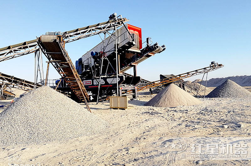 履帶式和輪胎式移動(dòng)破碎站的區(qū)別是什么？全方位對(duì)比一目了然