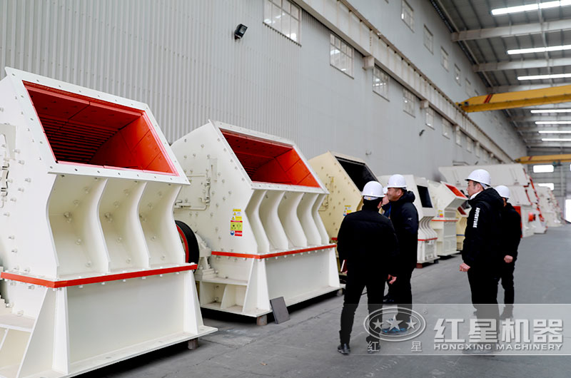 破碎鋼渣用哪種破碎機(jī)好？產(chǎn)量是多少？