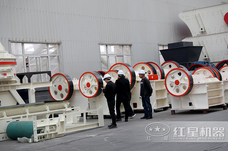 破碎石頭的設(shè)備有哪些？內(nèi)含設(shè)備圖片