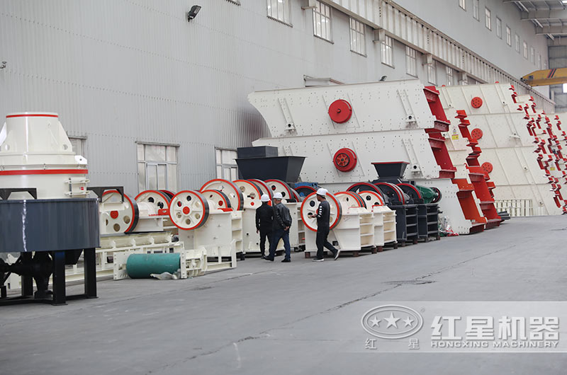 客戶來(lái)廠考察PE150*250顎式破碎機(jī)