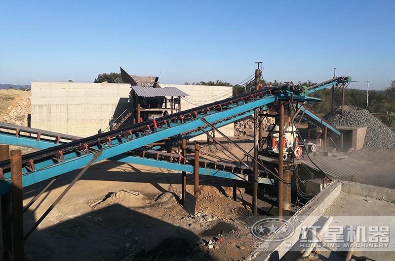 1立方玄武巖出多少噸碎石？哪種玄武巖碎石機(jī)粒型好產(chǎn)量高？