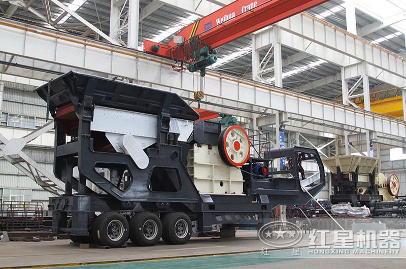 訂購一臺時產(chǎn)50噸的小型移動破碎機(jī)多少錢？（附現(xiàn)場視頻）