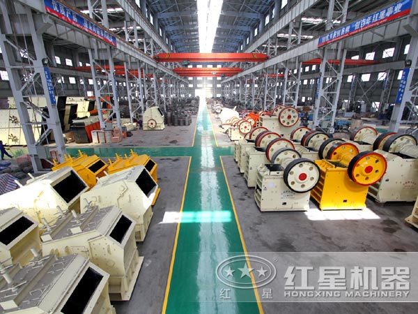 哪款破碎機更適合石料破碎生產(chǎn)線的細(xì)碎加工？